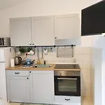 Leona Lägenhet *