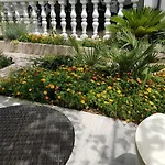Apartment Leona *