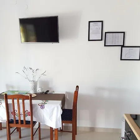 Vila Leona Apartment *
