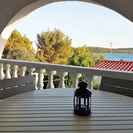 Vila Leona Apartment