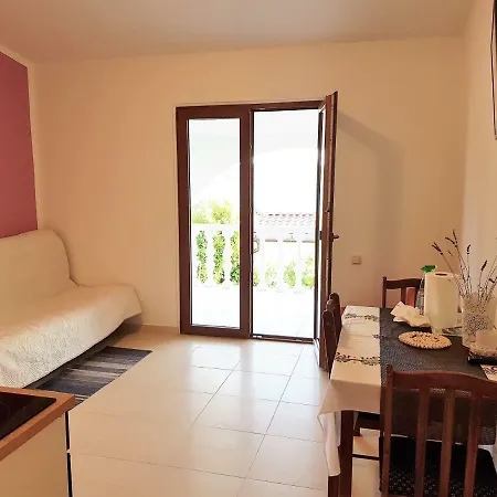 Vila Leona * Pirovac