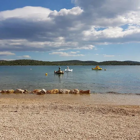 Appartamento Leona Pirovac