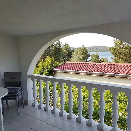 Vila Leona * Pirovac