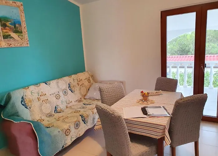 Leona شقة بيروفاتش