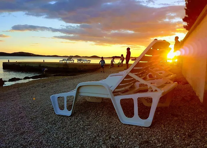 Leona شقة بيروفاتش