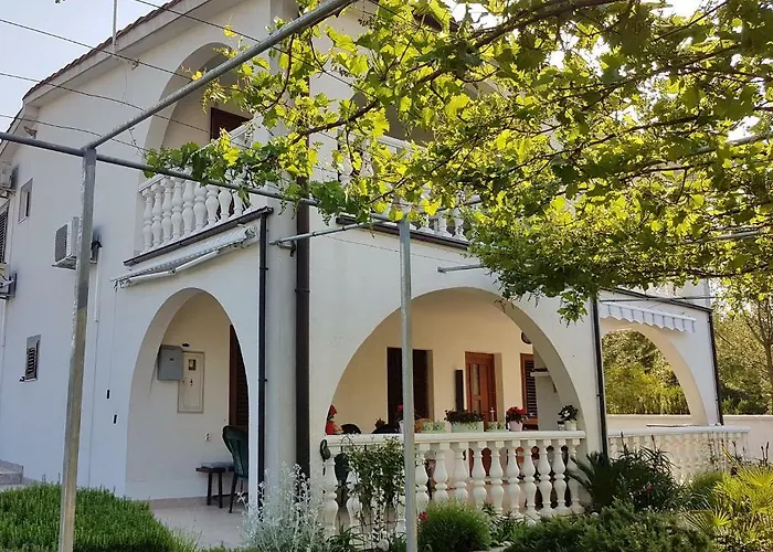 شقة Leona بيروفاتش